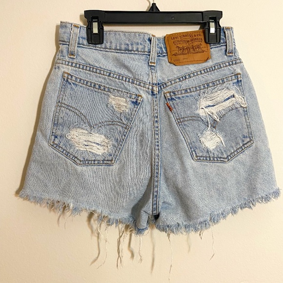 Vintage Levi Distressed Denim Shorts Slim Fit Size 25